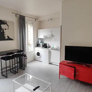 Apartamento Charming Parisian Studio!, Ivry-sur-Seine